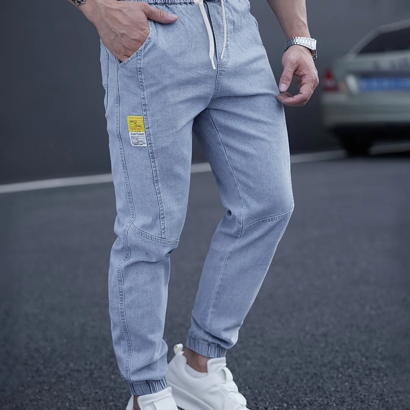 Axel | Trendy Tapered Jeans in Street Style