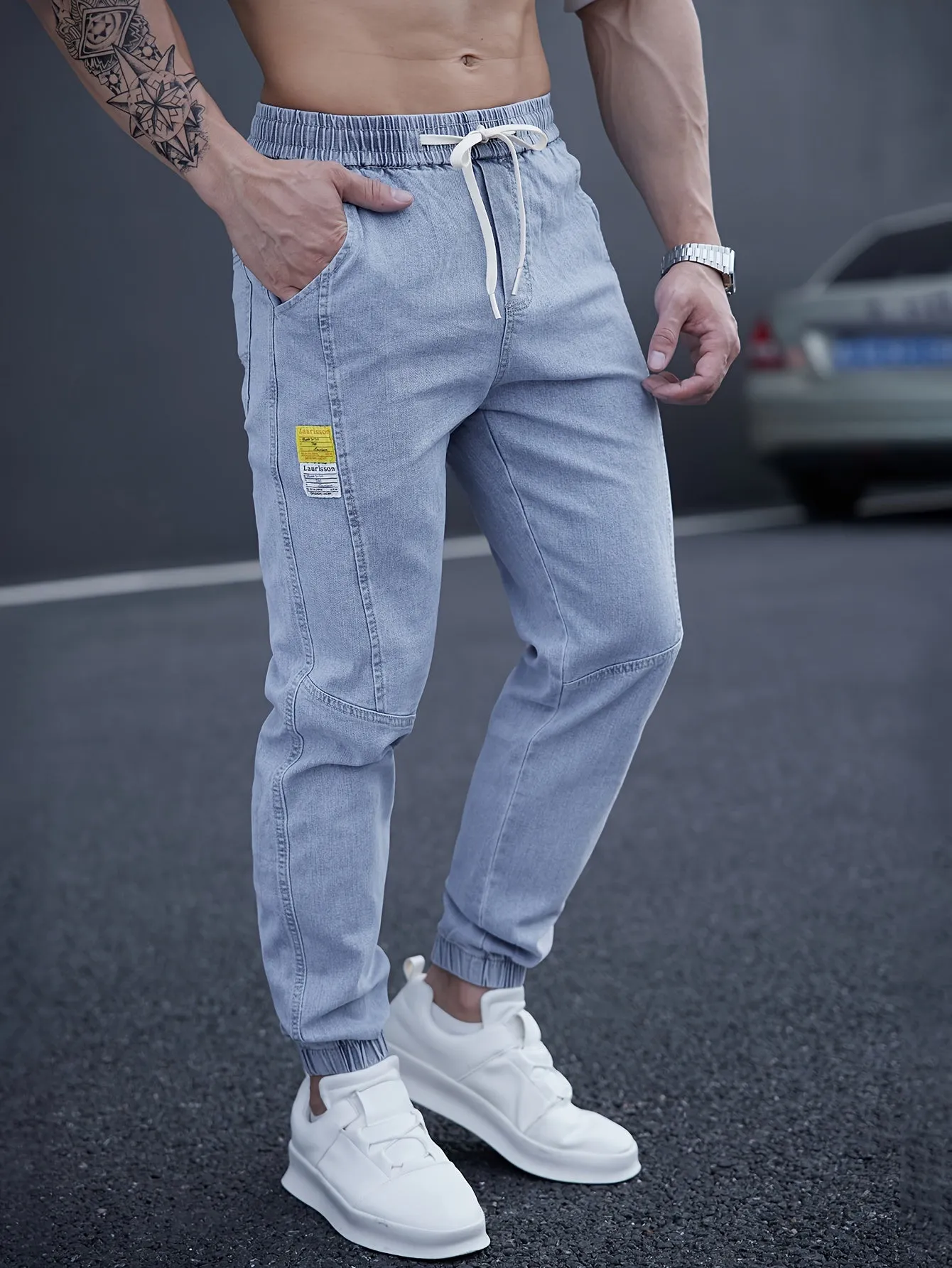 Axel | Trendy Tapered Jeans in Street Style