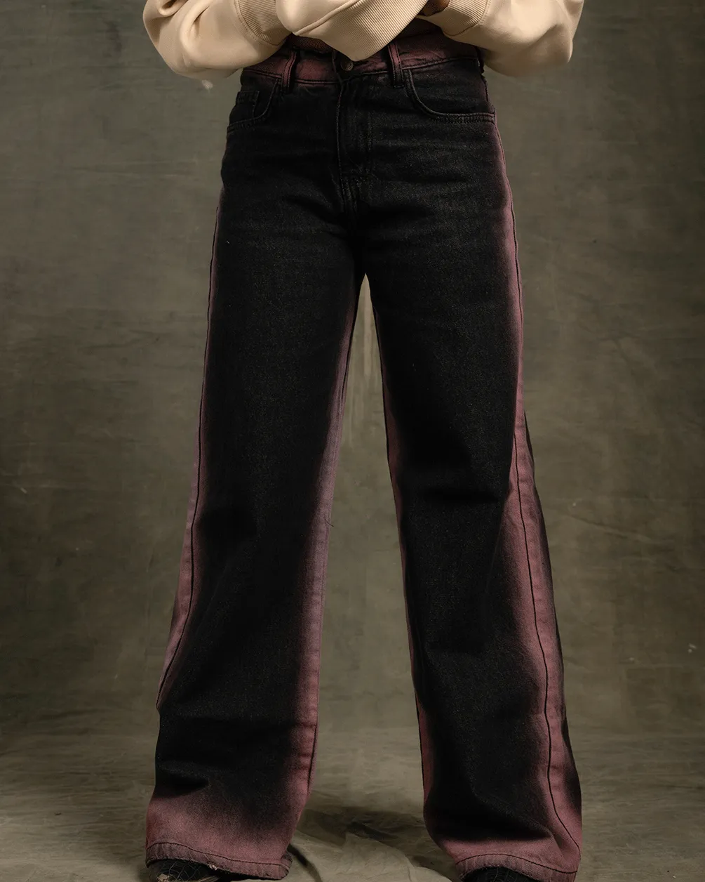 Black Border Washed Straight Jeans