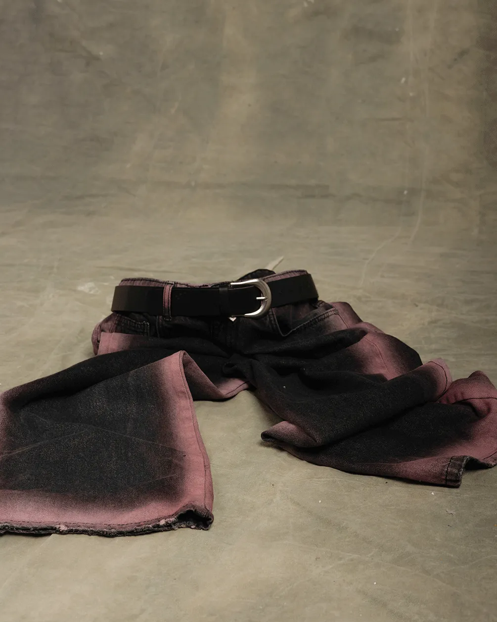 Black Border Washed Straight Jeans
