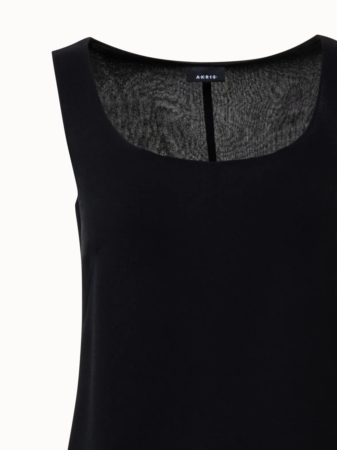 Ärmellose Seidenbluse