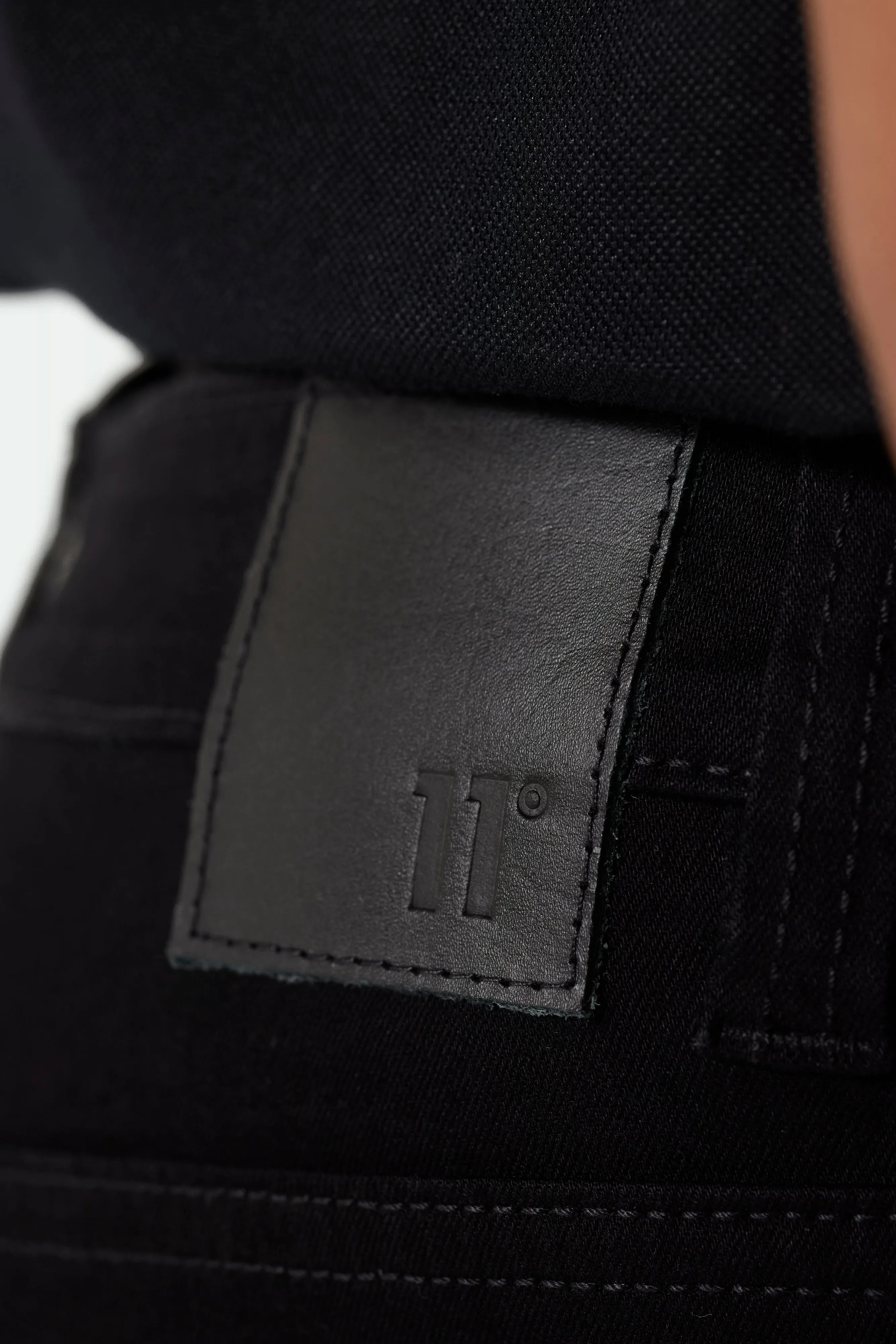 Skinny Sustainable Distressed Jeans - Jet Black